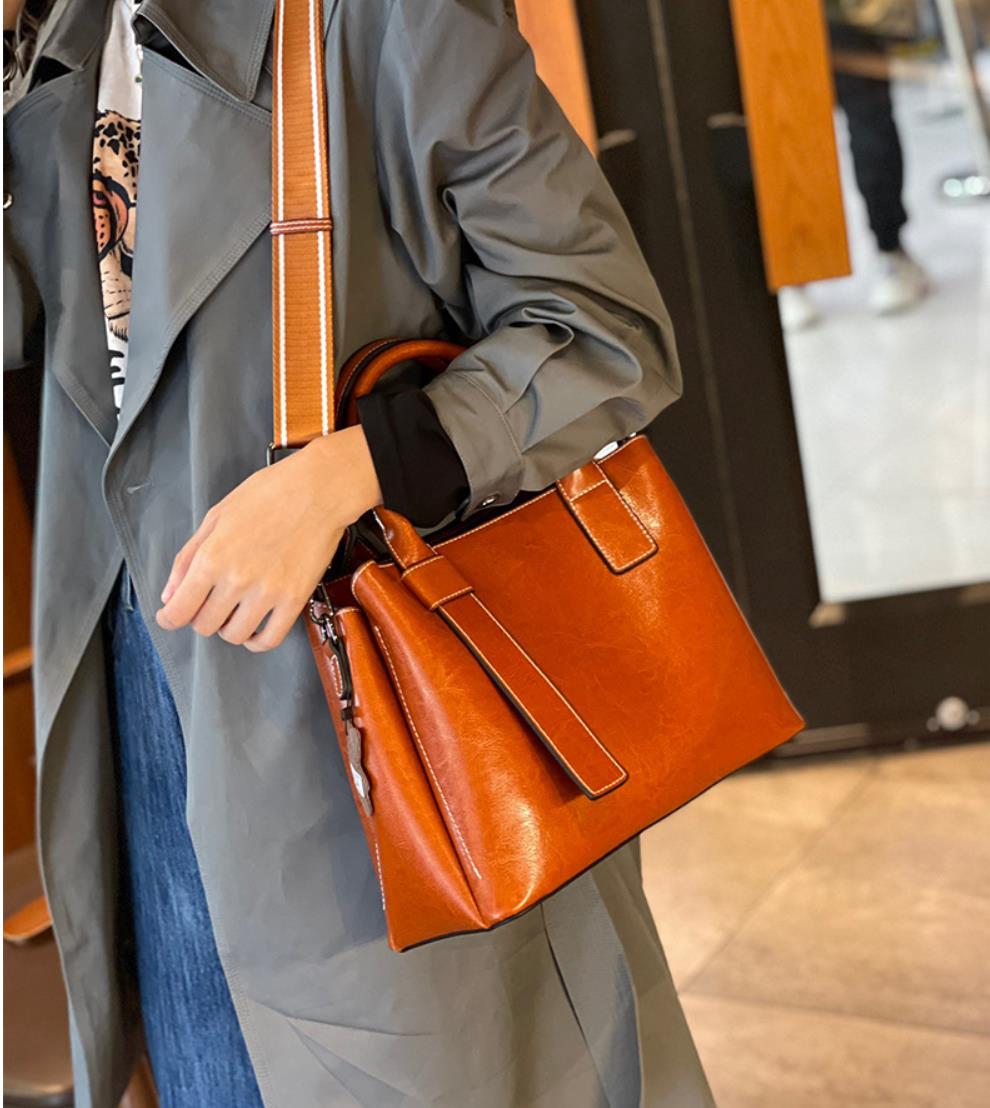 Leather Single Shoulder Bag for Women Crossbody Handbag for Everyday Commuter Use, Birthday Gift for Her VPPBUY shop