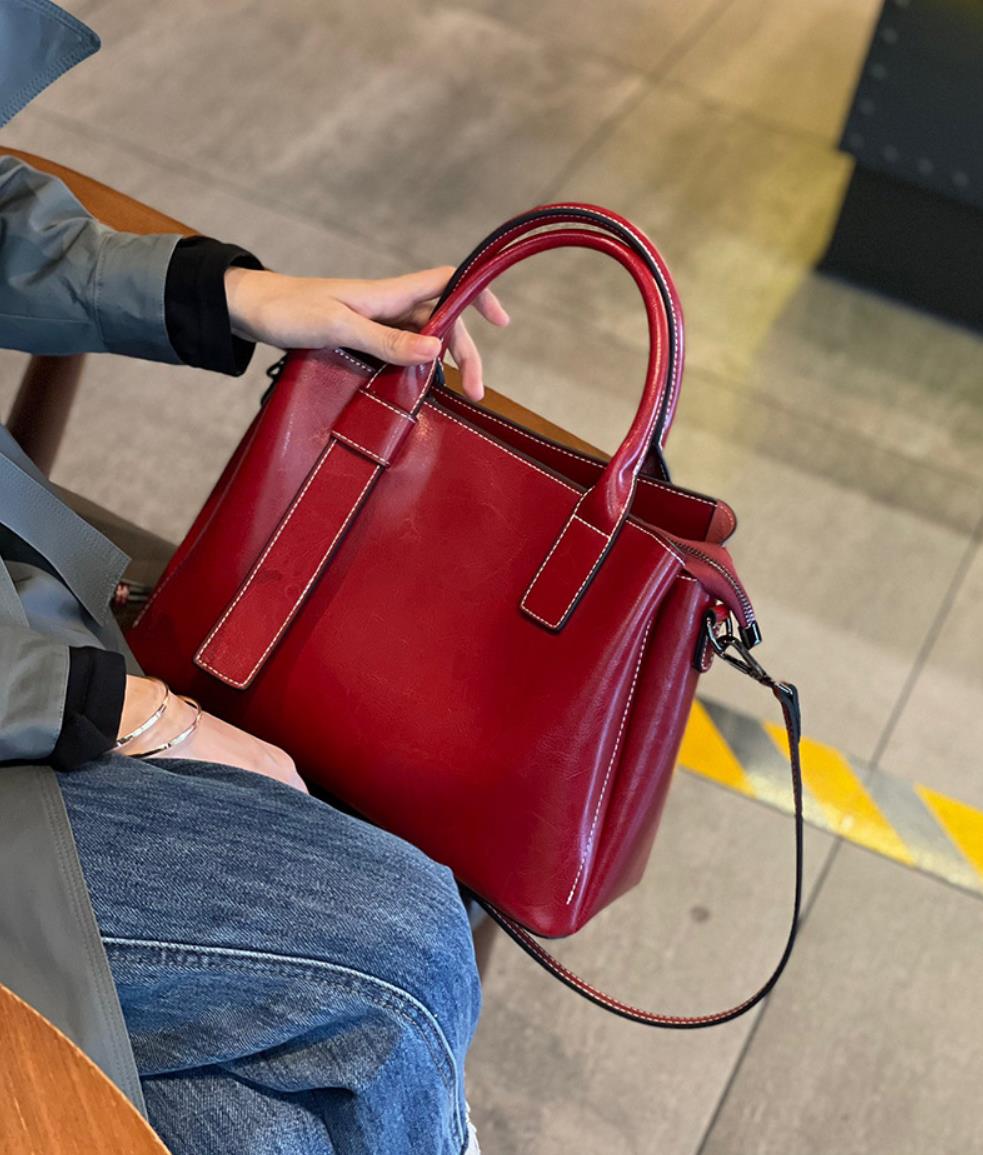 Leather Single Shoulder Bag for Women Crossbody Handbag for Everyday Commuter Use, Birthday Gift for Her VPPBUY shop